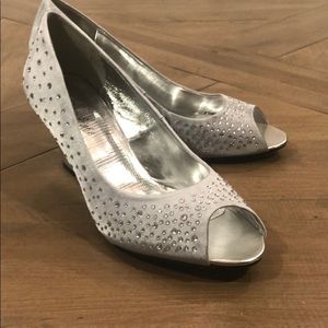 Rhinestones Satin Silver wedges Size 9